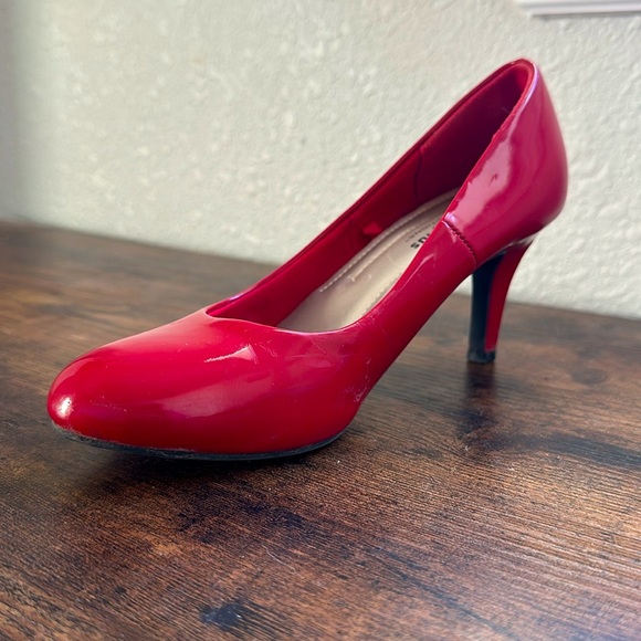 Red Comfort Plus Heels - Picture 7 of 11